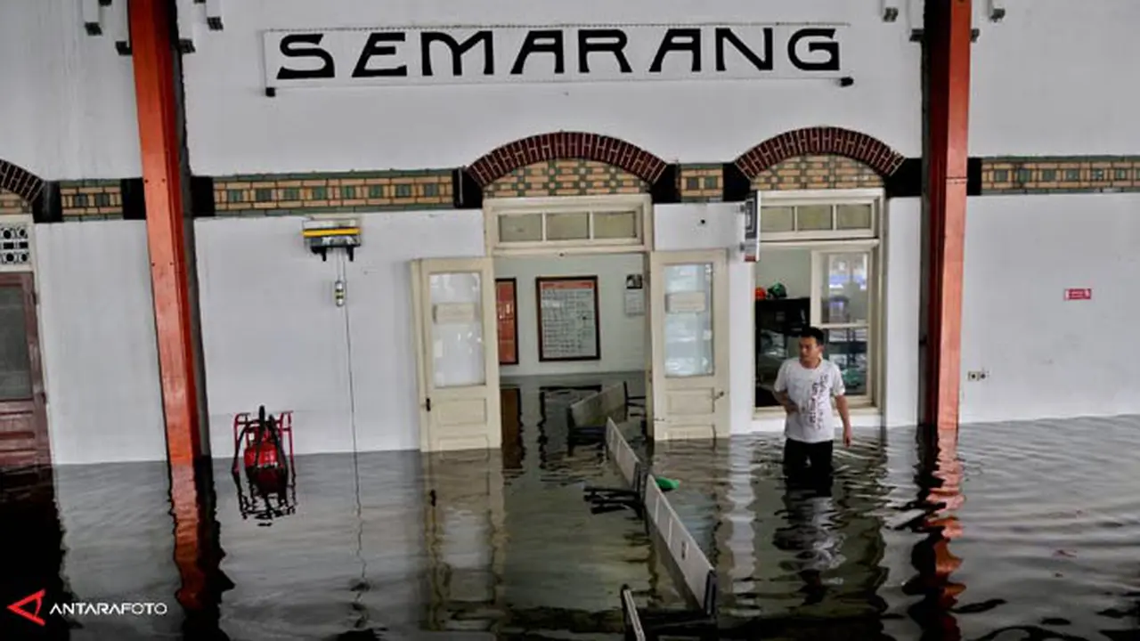 stasiun-semarang-140123b.jpg