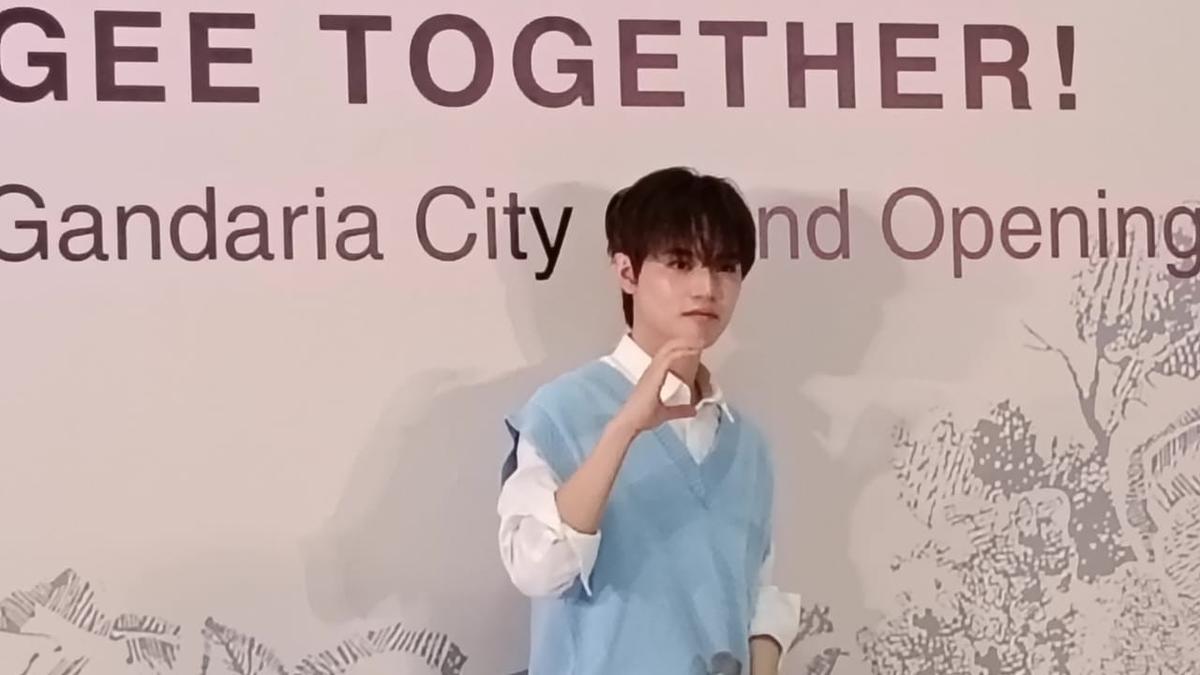 Chenle NCT Temui Ribuan Penggemar di Jakarta, Racik Minuman hingga Baca Surat Fans