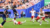 &nbsp;Cody Gakpo mencetak gol Belanda pada laga Euro 2024 melawan Polandia. (AP/Sina Schuldt)