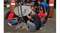 Pemulihan satelit Telkom 1 dengan training instan pada VSAT. (Foto: Telkom)