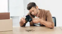 How to Stop Spending Money: 12 Easy Tips to Save Your Wallet