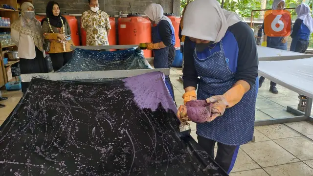 Batik Ciprat Karya Siswa SMKN Jatipuro Diminati Pasar Jerman