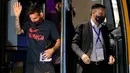 Pertikaian dengan Lionel Messi. Messi berniat hengkang dari Barcelona usai musim 2019/2020 akibat hancur leburnya Barcelona di level domestik maupun Eropa. Bartomeu menahannya dan menantang lewat jalur hukum. Messi pun bertahan karena rasa cintanya pada klub. (AFP/Lluis Gene)