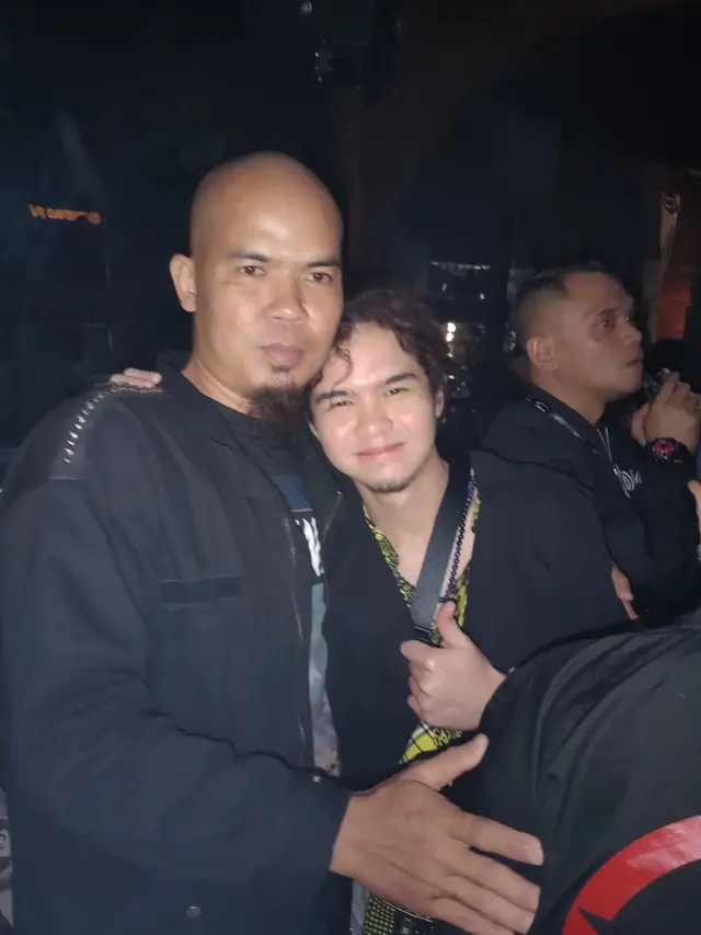 6 Potret Suky Dani Pria Mirip Ahmad Dhani Bertemu Safeea dan Dul Jaelani, Kocak