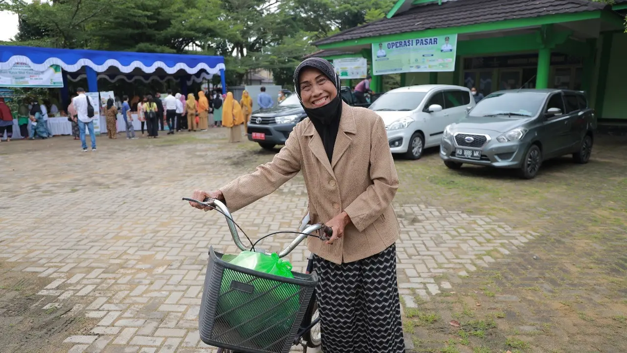 Operasi pasar Ramadhan 2022 di Pontianak,Kalbar. (Foto: Liputan6.com/Aceng Mukaram)