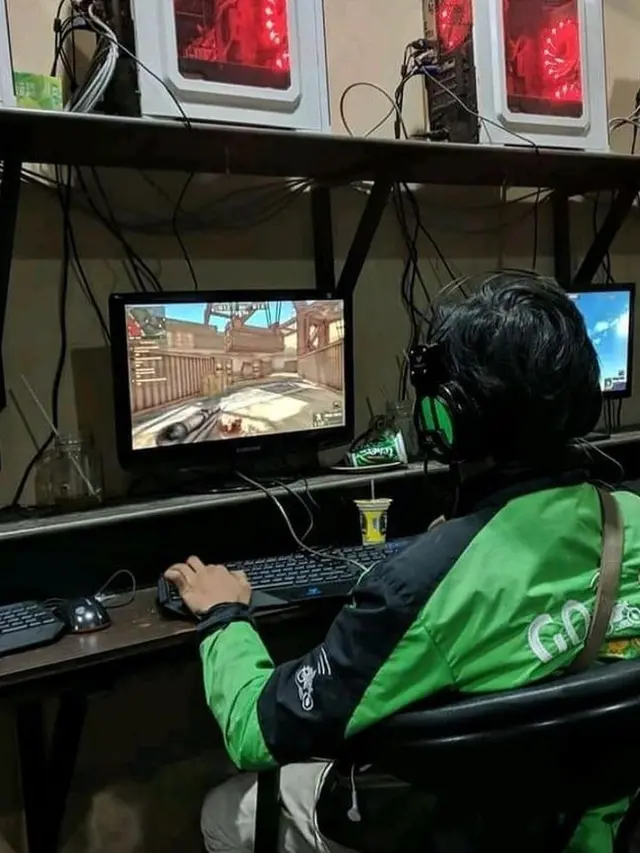 6 Potret Gabut Driver Ojek Online saat Tunggu Orderan Ini Kocak