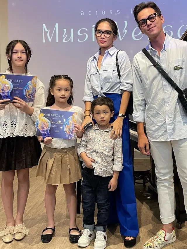 Andhika Pratama dan keluarga (Instagram/andhiiikapratama)