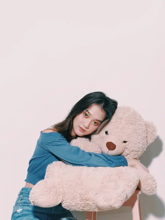 Main Sinetron Baru Dia Bukan Manusia, Ini 7 Pesona Esta Pramanita