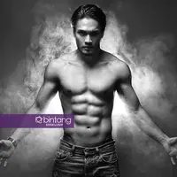 Bagi Randy, semua kenangan dengan Michella sudah tidak perlu diungkit lagi. Sebab, ia pun sudah menyimpan rapat-rapat kisahnya dengan Michella. Tidak sedikit juga temannya yang bersimpati mencoba mencarikan penggantinya. (Bambang E Ros/Bintang.com)