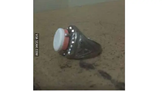 6 Cincin Anti-mainstream Ini Bentuknya Kelewat Unik, Kocak