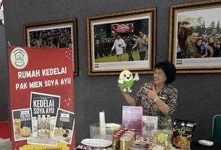 Agus Murtini (57) Saat Bazar UMKM Soya Ayu