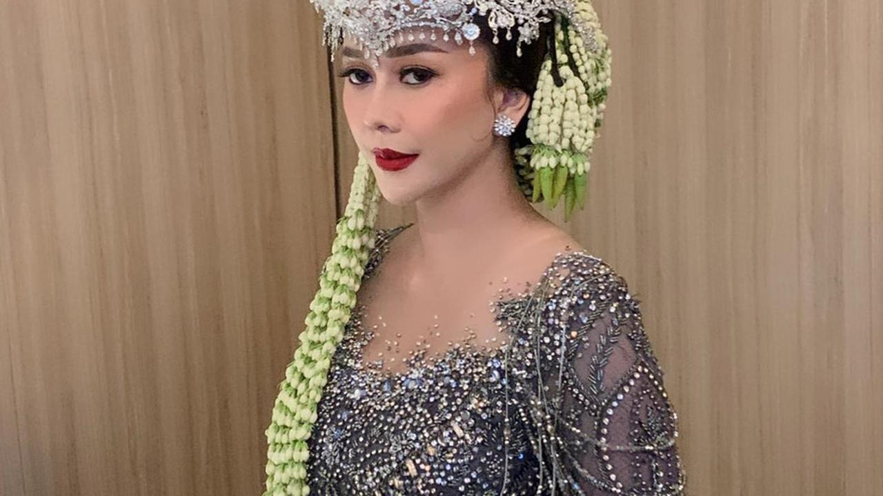 Cantiknya Aura Kasih Jadi 'Pengantin Sunda', Bikin Warganet Terpesona! Ini Foto-Fotonya