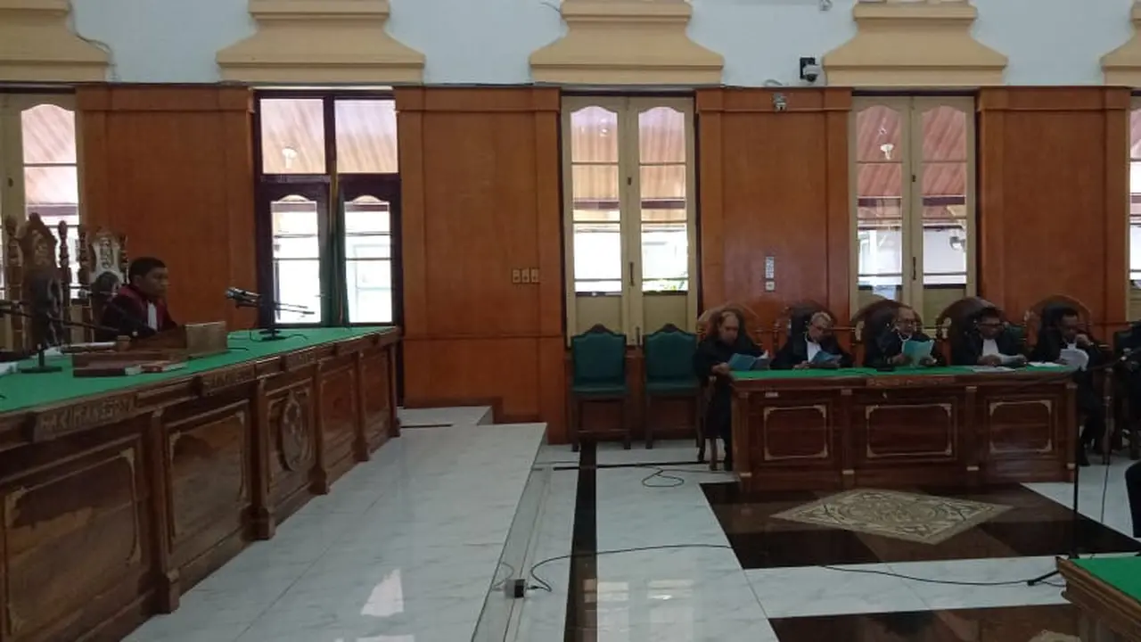 Wali Kota Medan non aktif, Dzulmi Eldin kembali menjalani sidang atas kasus dugaan penerima suap
