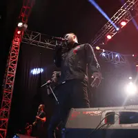 Acara bertajuk Bemsmart diselenggarakan Minggu (8/5/2016). Dewa 19 tampil bersama dengan mantan vokalisnya, Ari Lasso. (Andy Masela/Bintang.com)