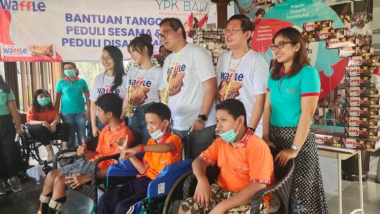 Vanesha Prescilla merasa terharu saat bertemu anak penyandang disabilitas Bali.