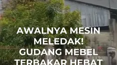 Gudang kasur dan mebel di Batanghari, Lampung Timur, ludes dilalap api pada Jumat (12/6) pagi. Polisi menyebut kebakaran dipicu korsleting dan ledakan dari mesin penggiling kasur.

Api dengan cepat menyambar bahan mudah terbakar hingga merembet ke area rumah. Beruntung tak ada korban jiwa, namun ...