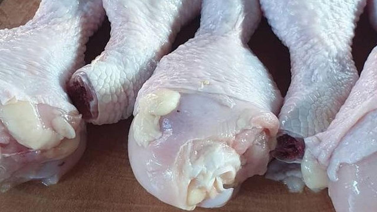 Cuma 5 Menit, Ini Trik Cairkan Daging Ayam Beku Tanpa Cuka atau Rendaman Air Panas