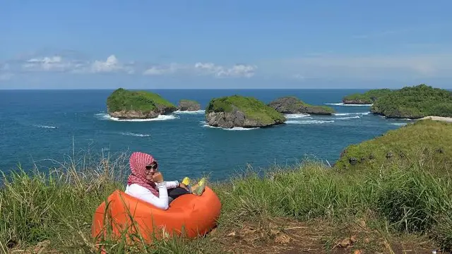 Pesona Pantai Kasap Pacitan