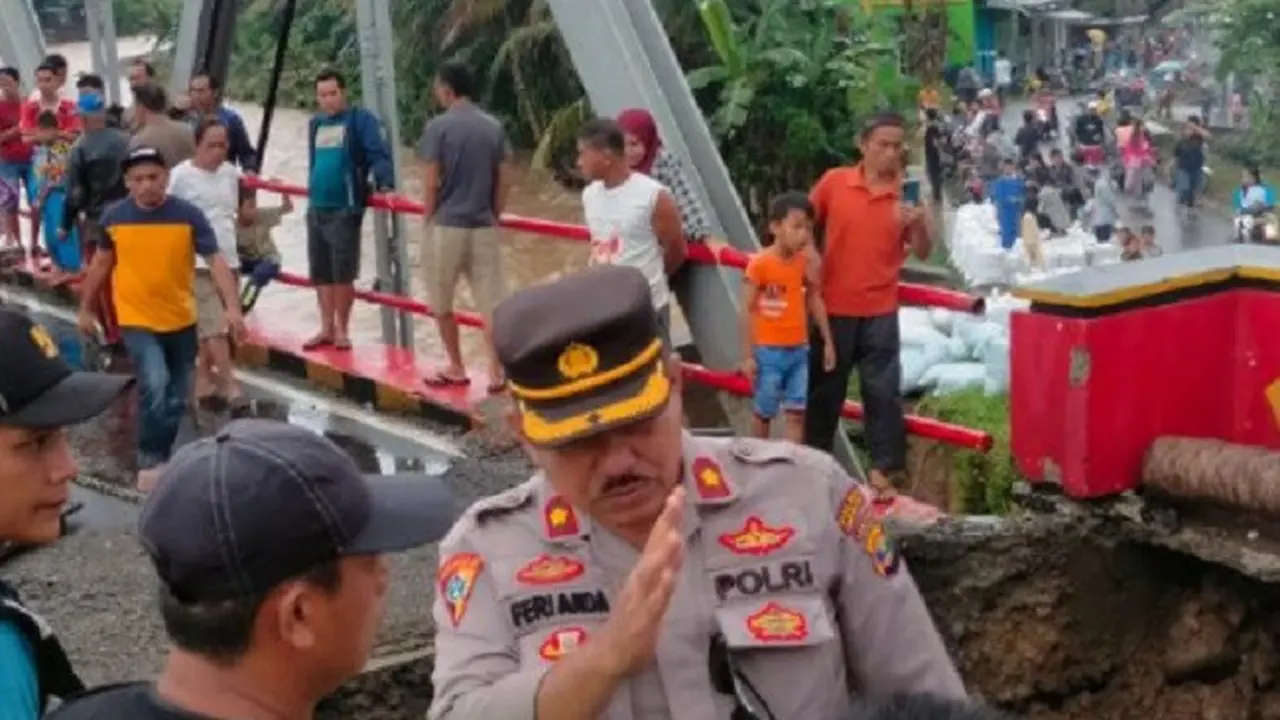 jembatan ambruk