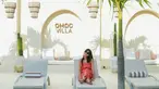 Staycation tidak lengkap tanpa sesi relaksasi di pinggir kolam renang. Mawar tampak menikmati waktu santainya dengan berjemur di tepi kolam. Mengenakan dress berwarna merah dengan motif floral yang anggun, Mawar sekali lagi menunjukkan bahwa gaya minimalis bisa tetap terlihat menawan. Keceriaan dan ketenangan yang terpancar dari wajahnya menunjukkan betapa ia menikmati momen istirahat ini. (Liputan6.com/IG/@mawar_eva)