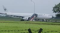 Pesawat terbang Saudi Airlines mendarat darurat di Bandara Kualanamu