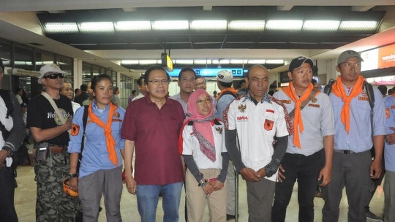 Menko Rizal Ramli sambut Tim Pendaki Puncak Cartenz