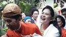 Berbagai rangkaian prosesi adat Jawa dilakukan dengan penuh makna dari masing-masing prosesi. Jokowi akan menikahkan putrinya, Kahiyang Ayu dengan Bobby Nasution pada hari ini Rabu (8/11) dengan adat Jawa. (Instagram/turanganmax)