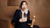 Berawal dari rapper hingga aktris, Awkwafina sukses raih piala Golden Globe 2020. (Sumber: Instagram/@awkwafina)