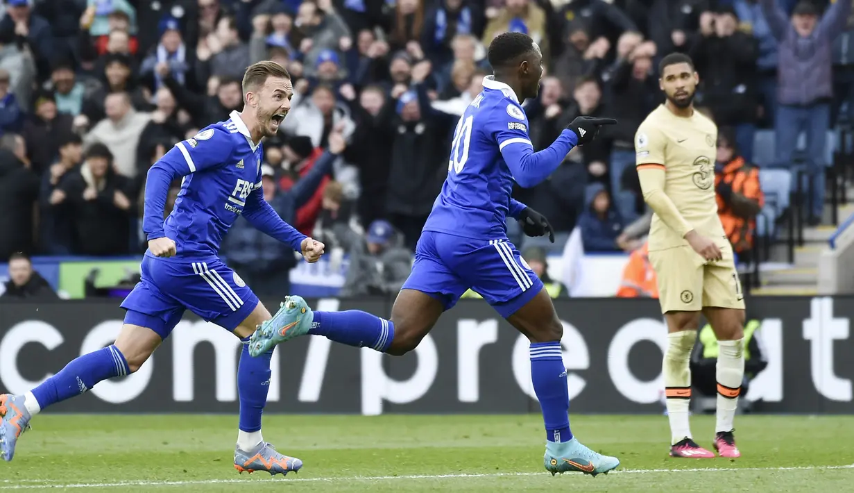 Pemain Leicester City, Patson Daka, melakukan selebrasi setelah mencetak gol ke gawang Chelsea pada laga pekan ke-27 Premier League di Stadion King Power, Sabtu (11/3/2023). (AP Photo/Rui Vieira)