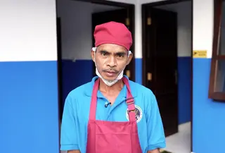 Frederick adalah bagian dari tim persiapan dapur Program Makan Bergizi Gratis (MBG).
