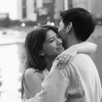 Aktris cantik Cassandra Lee akhirnya resmi dilamar sang kekasih, Ryuken Lie di Singapura [@cassandraslee]