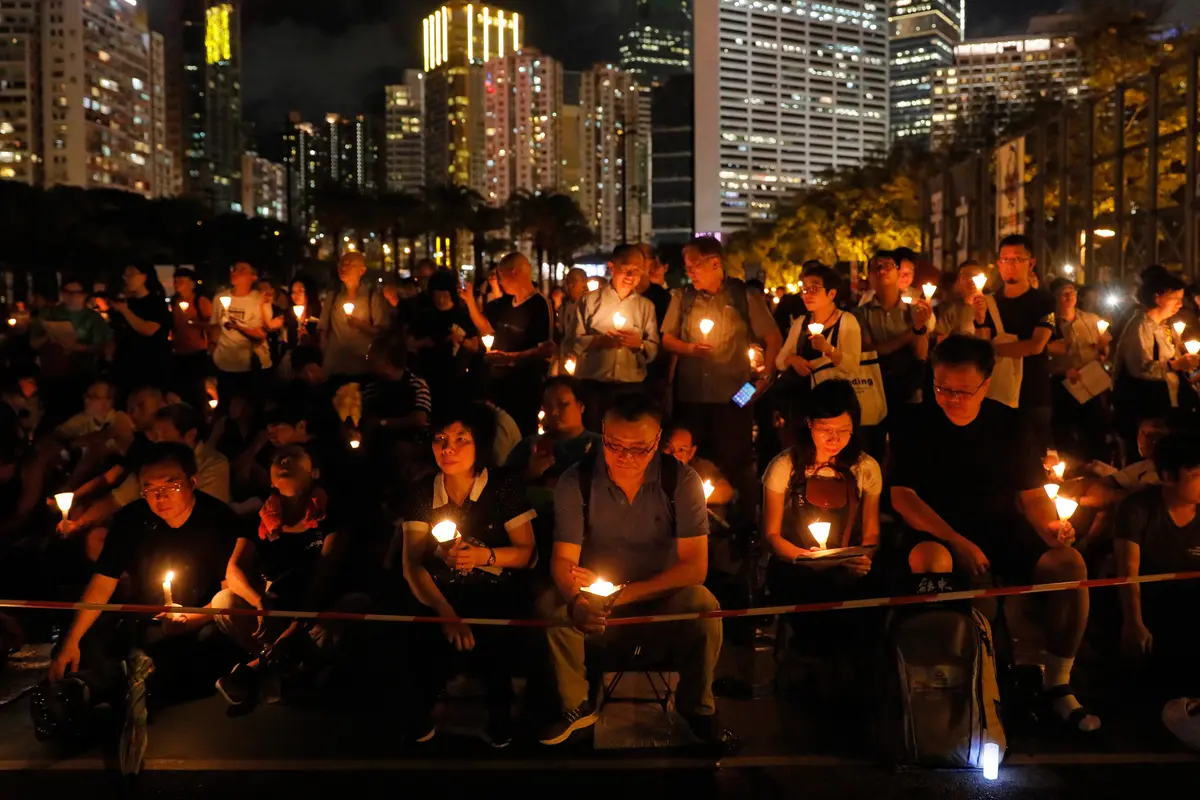 Ribuan Lilin Terangi Taman Victoria Untuk Memperingati Insiden Tiananmen
