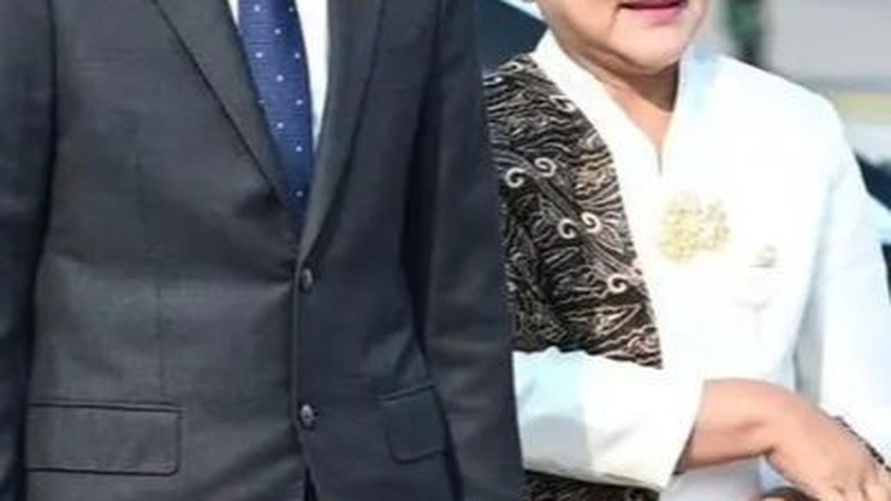 Potret Anggun Ibu Iriana Dampingi Jokowi ke China, Tas Hitam Cendrawasih Curi Atensi