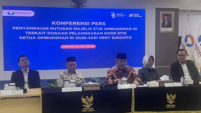 Majelis Etik Ombudsman Republik Indonesia (ORI) menyampaikan hasil rapat terkait dugaan pelanggaran etik yang dilakukan Ketua ORI periode 2026–2031, Hery Susanto, yang telah berstatus tersangka. (Liputan6.com/Radityo)