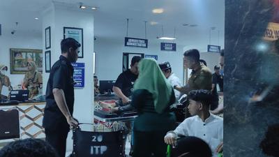 Ratusan Santri Manbaul Hikam Sidoarjo Diduga Keracunan MBG, Bupati Buka Suara
