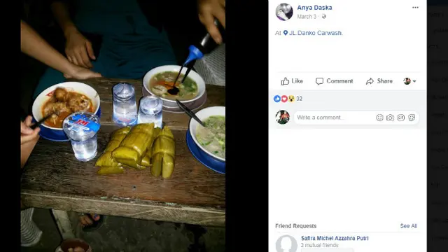 Gaya Necis Pedagang Bakso di Makassar