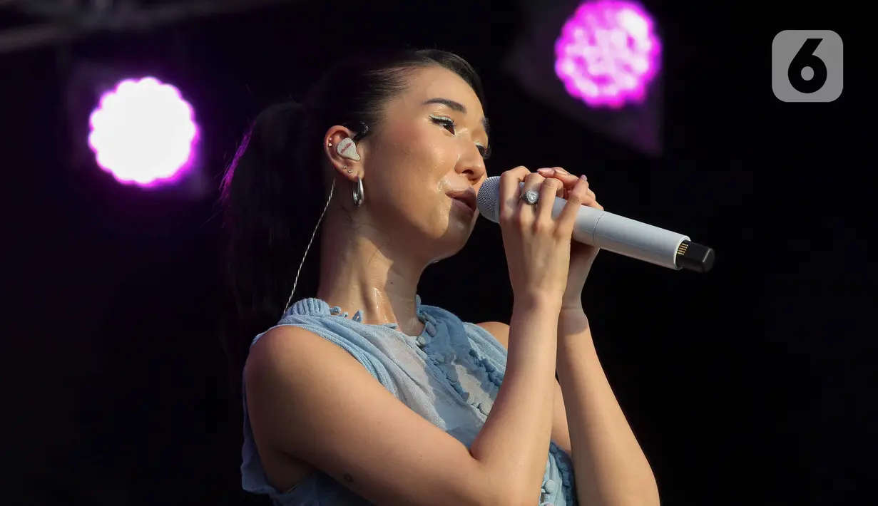Sejumlah lagu hits dinyanyikan Christie, termasuk beberapa single miliknya. (Liputan6.com/Herman Zakharia)
