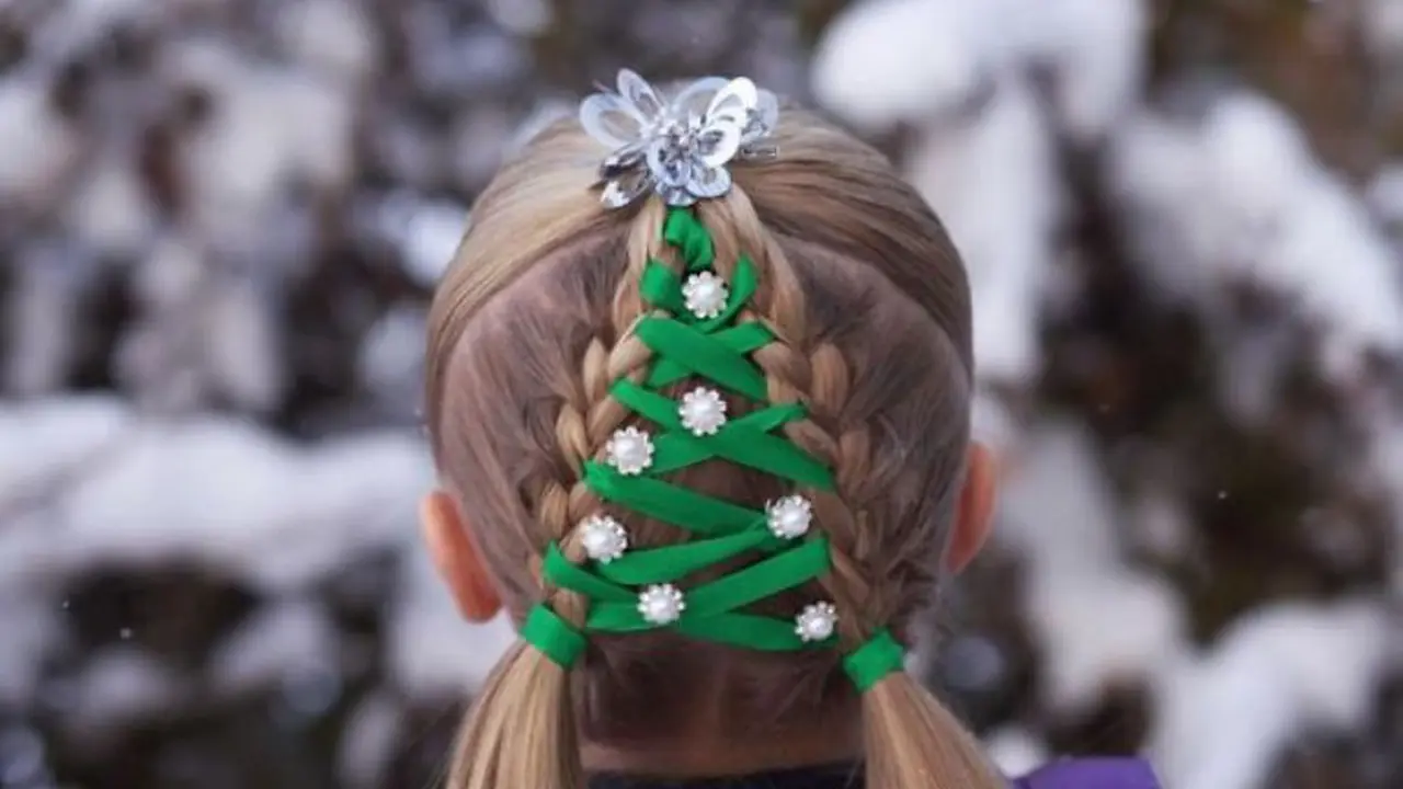Menjelang Natal, Coba Kreasi 8 Gaya Rambut Ini Yuk!