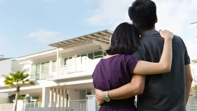 Pilih Honeymoon Mewah atau Beli Rumah?