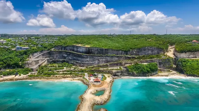 Kurang Afdal Liburan Ke Bali Jika Tak Menjelajahi 5 Pantai Berpasir Putih Ini!