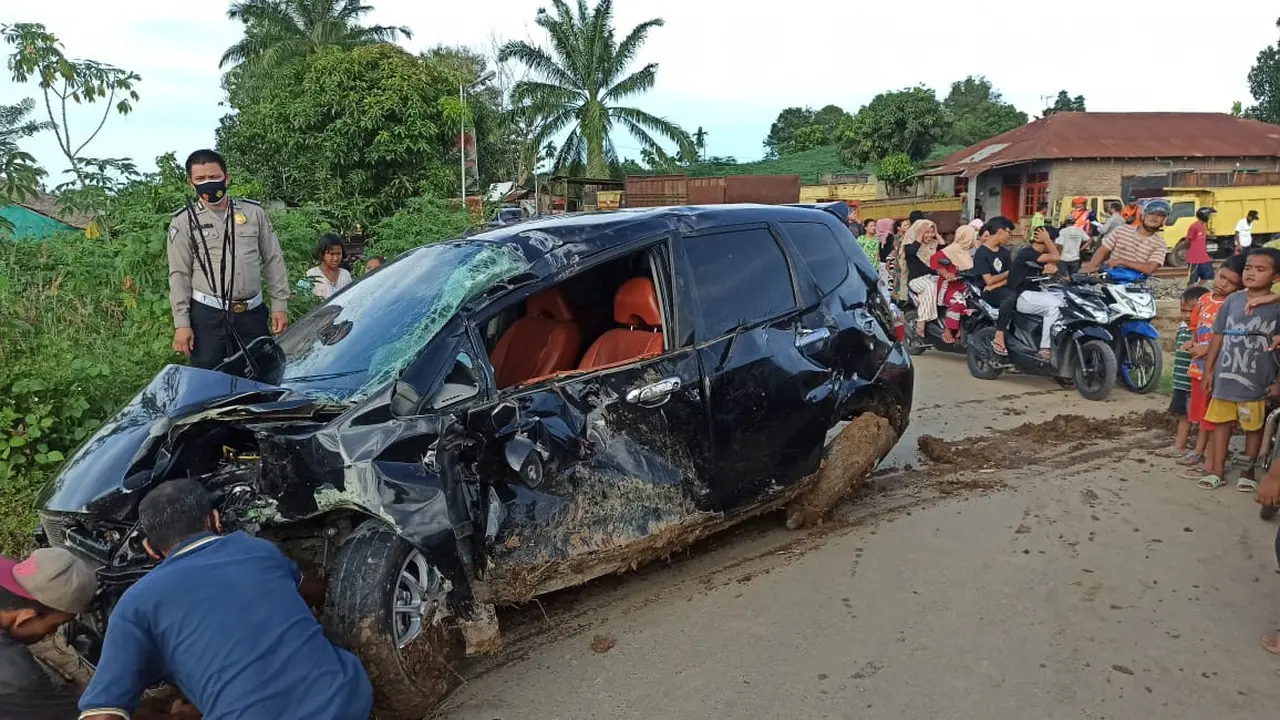 Tabrakan kereta api dengan mobil