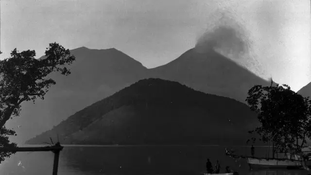 Asal usul Gunung Lewotobi/Tropen Museum-Wikipedia