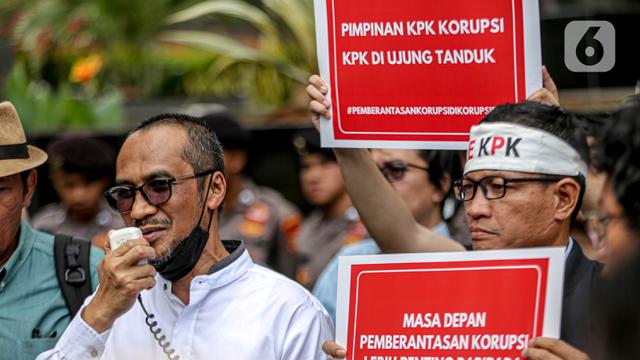 Aksi Unjuk Rasa di Depan Gedung Merah Putih KPK Terkait Ketua KPK
