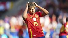 Ekspresi pemain Spanyol, Lamine Yamal, saat membuang kesempatan saat menghadapi Kroasia pada laga perdana Grup B Piala Eropa 2024 di Olympiastadion, Berlin, Jerman, Sabtu (15/5/2024). (Sebastian Christoph Gollnow/dpa via AP)