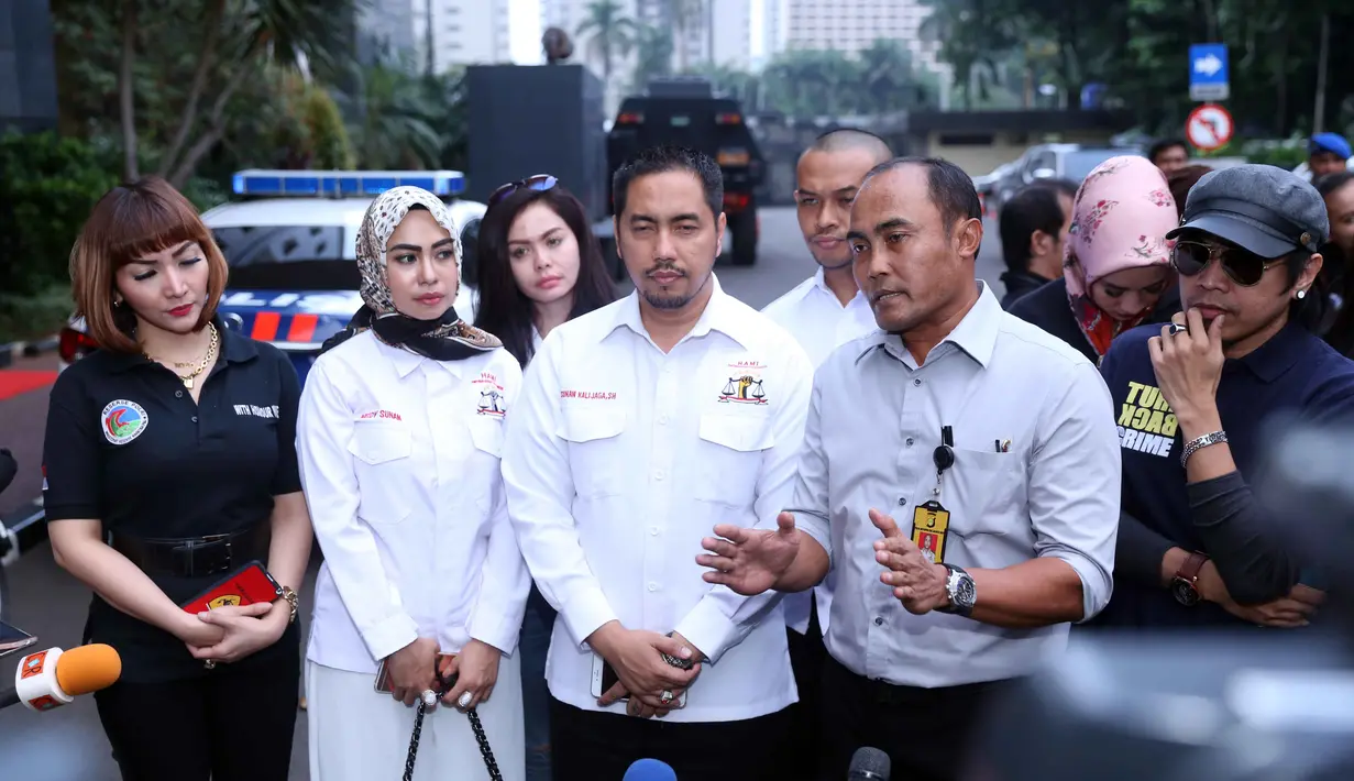 Beberapa artis yang hadir diantaranya, Roro Fitria, Ian Kasela, Shinta Bachir, Regina Andriani, pengacara Sunan Kalijaga. (Nurwahyunan/Bintang.com)