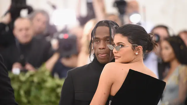 [Bintang] Travis Scott - Kylie Jenner