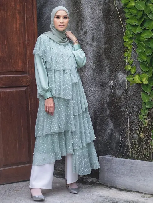 “Makasiiih semua doanyaa, walau komen sebanyak itu FYI aku bacain satu2 sambil terharu huhu kalian semua da jadi support system terbaik! Makasiiih banyak ♥️🤗 Love y’all..,” pungkas Zaskia Adya Mecca. (Instagram/zaskiadymecca)