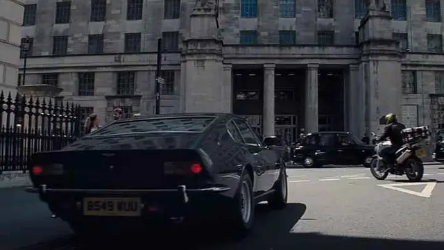 Aston Martin V8 Vantage James Bond