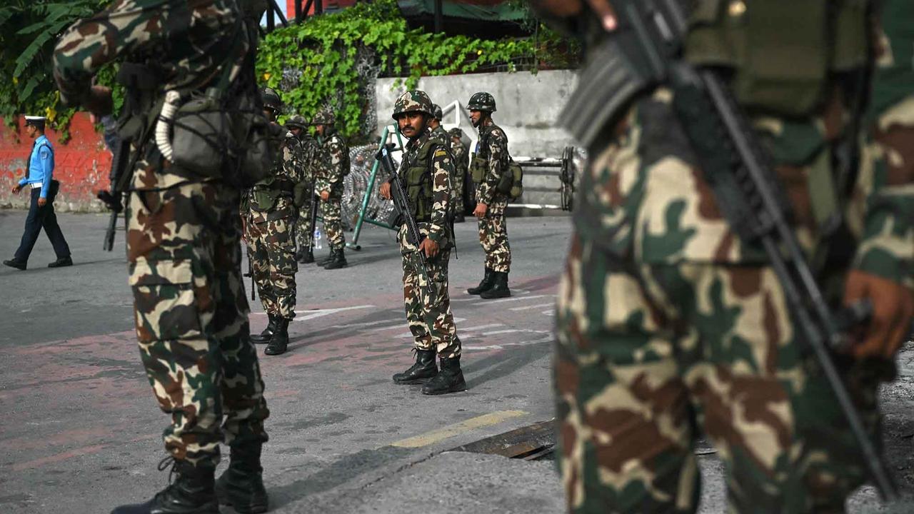 FOTO; Paska Kerusuhan Masif, Militer Nepal Berlakukan Jam Malam Nasional