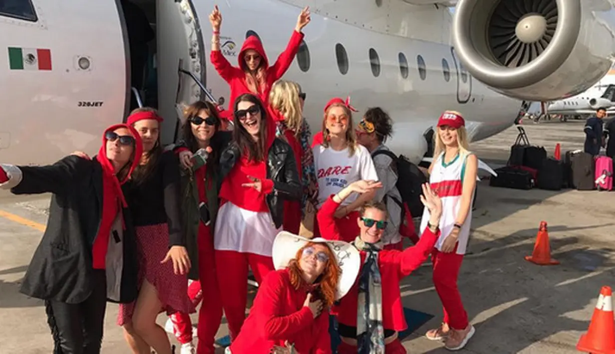 Di momen ulang tahun Cara Delevingne, para wanita cantik yang turut hadir liburan bersamanya adalah Suki Waterhouse, Jaime Winstone, Georgia May Jagger, dan masih banyak lagi. (Instagram/caradelevingne)